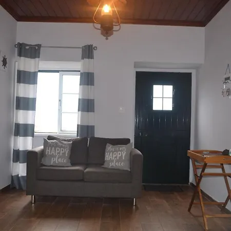 Casa Avo Sao Miguel * أنغرا دو إِراويزو